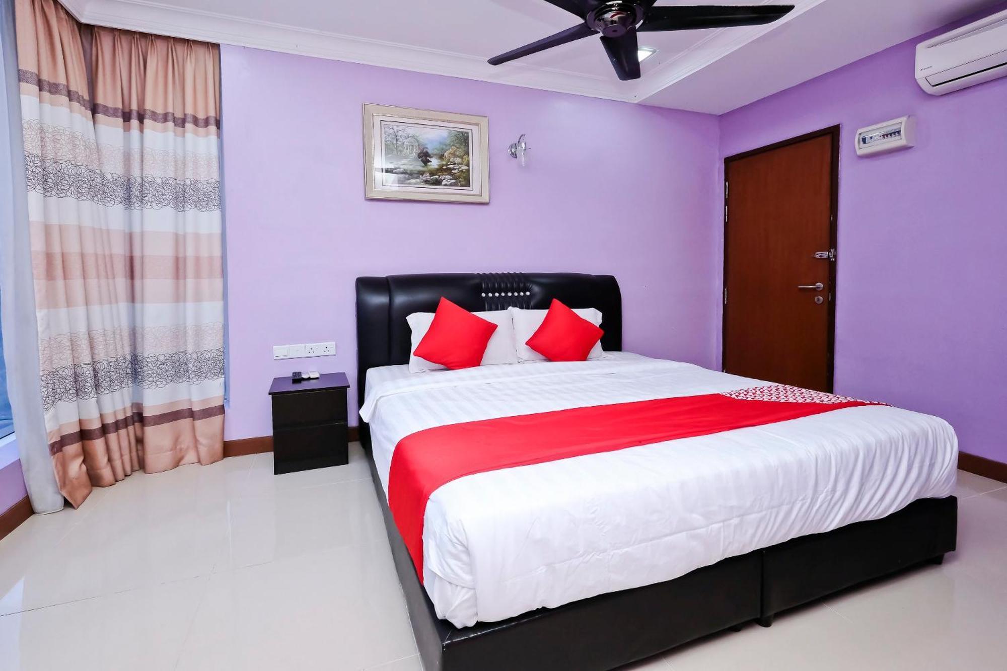 Oyo 714 Arina Hotel Банги Экстерьер фото